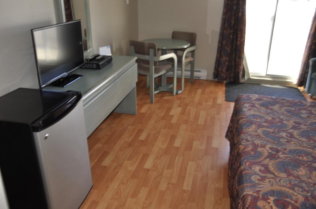 Buckingham Motel Les Pignons Verts חדר תמונה