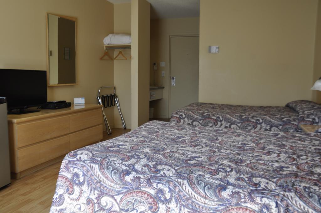 Buckingham Motel Les Pignons Verts חדר תמונה