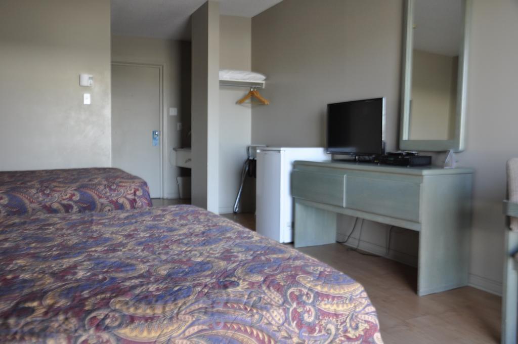 Buckingham Motel Les Pignons Verts חדר תמונה