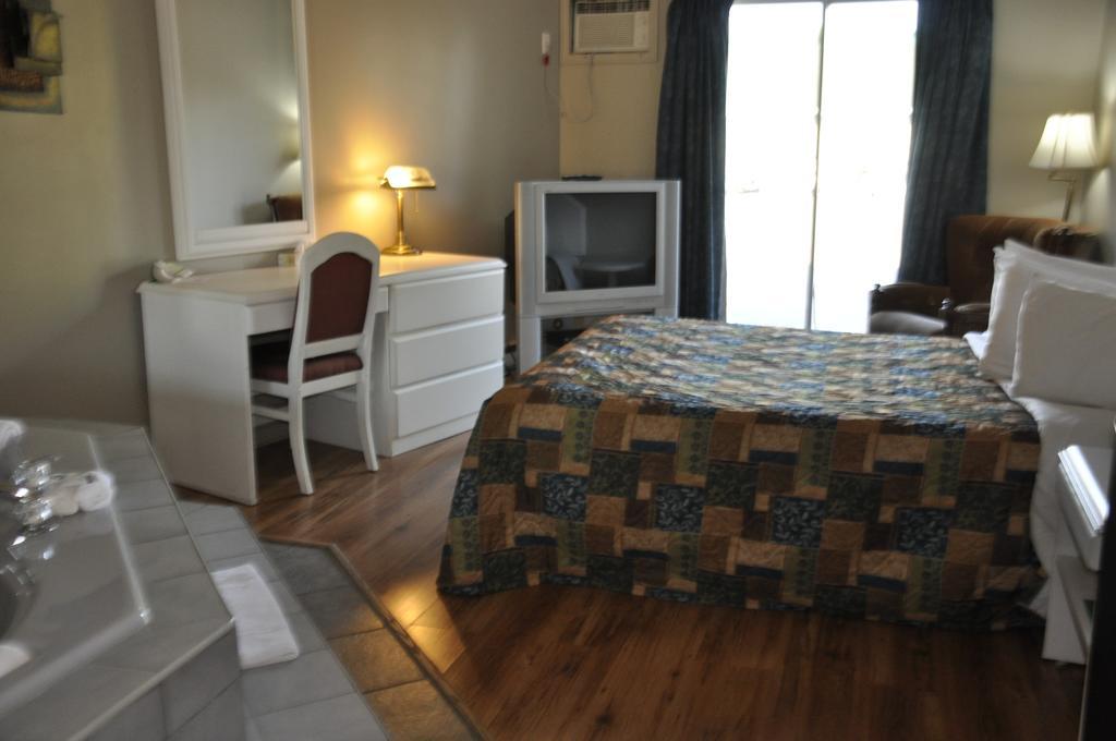 Buckingham Motel Les Pignons Verts חדר תמונה