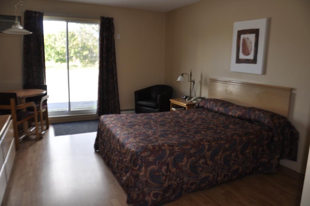 Buckingham Motel Les Pignons Verts חדר תמונה