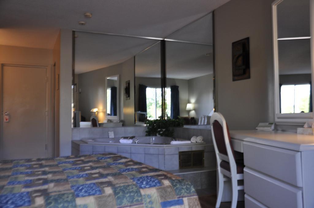 Buckingham Motel Les Pignons Verts חדר תמונה
