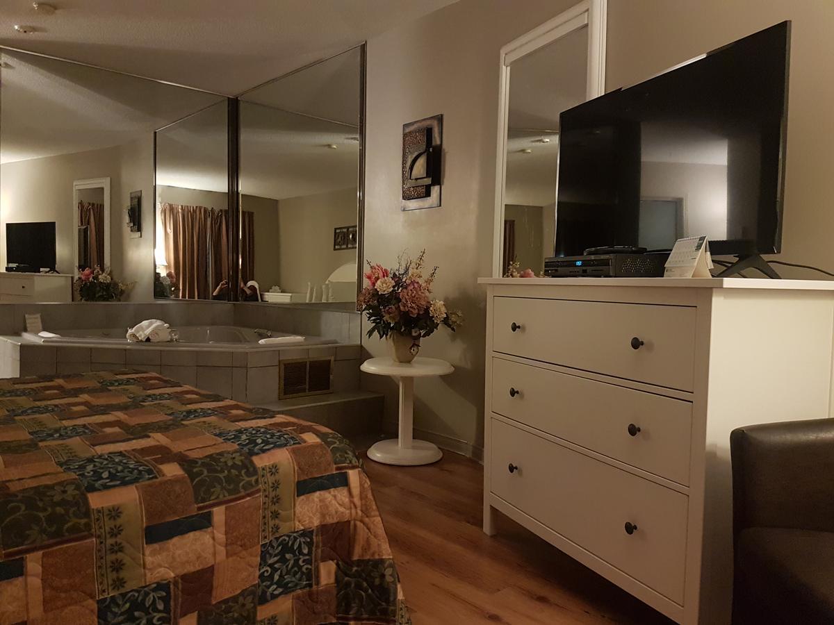 Buckingham Motel Les Pignons Verts מראה חיצוני תמונה