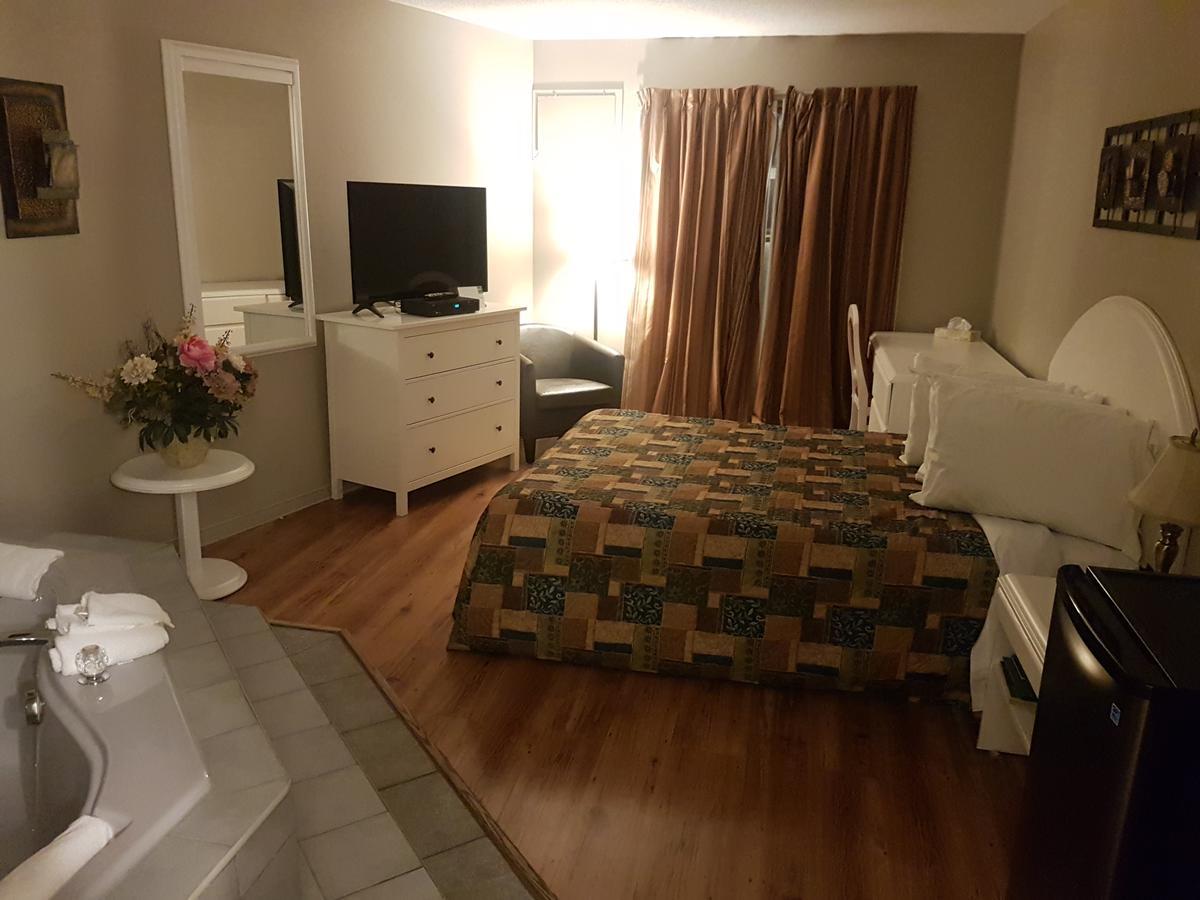 Buckingham Motel Les Pignons Verts מראה חיצוני תמונה